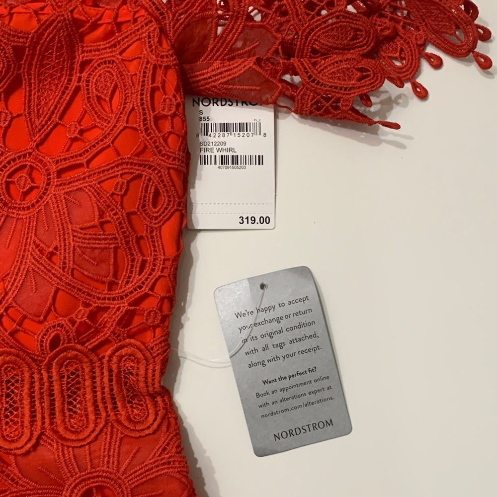 Saylor Vreni Fire Whirl Red Lace Mini Dress NWT Size Small Cocktail Party - Picture 9 of 14